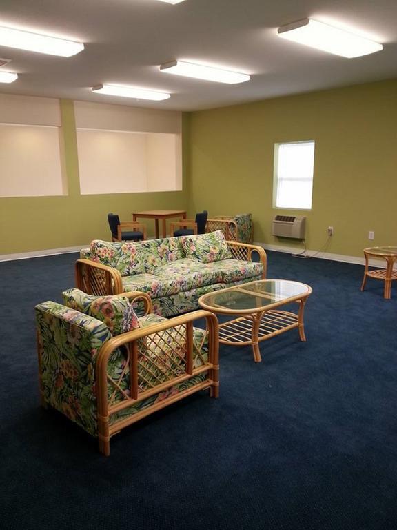 Lewiston Hall Hostel Foley Bagian luar foto
