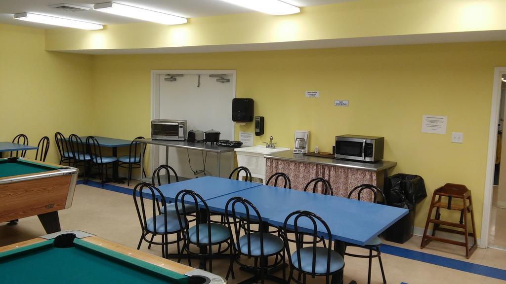 Lewiston Hall Hostel Foley Bagian luar foto